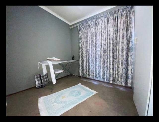 4 BEDROOM TOWNHOUSE FOR SALE IN CASTLEVIEW